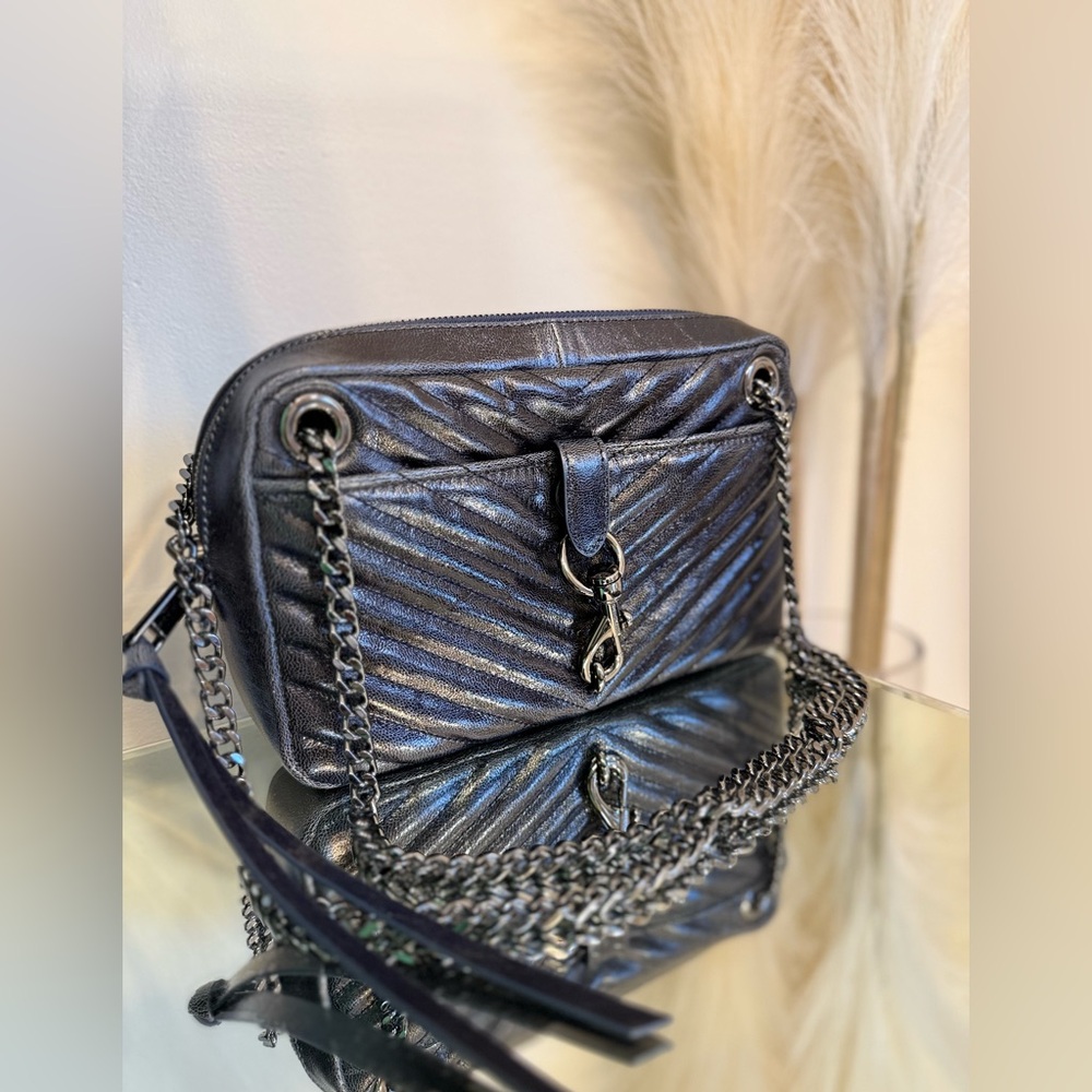 🌾 Rebecca Minkoff Navy Quilted Bag with Versatile Chain Strap